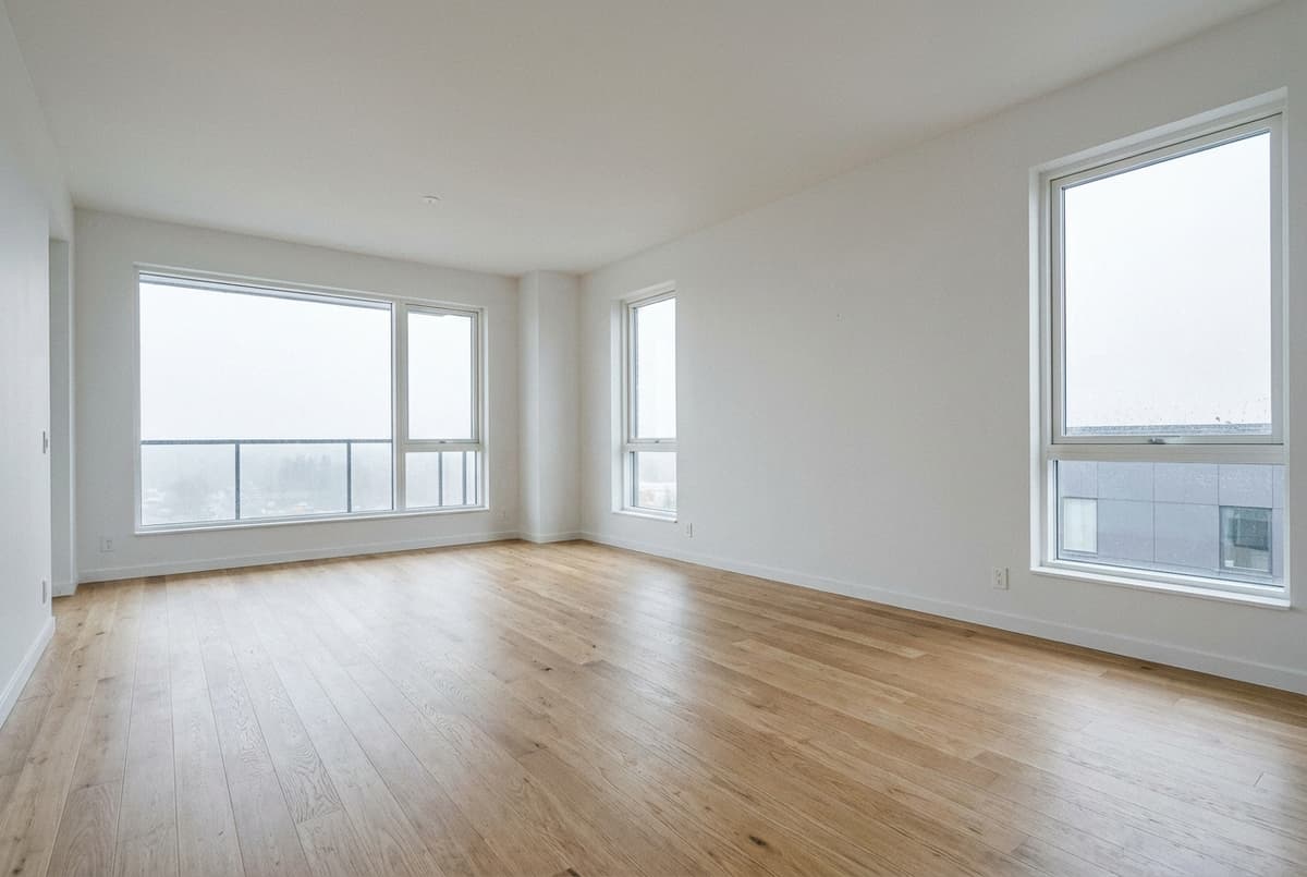 Empty Living room before virtual staging